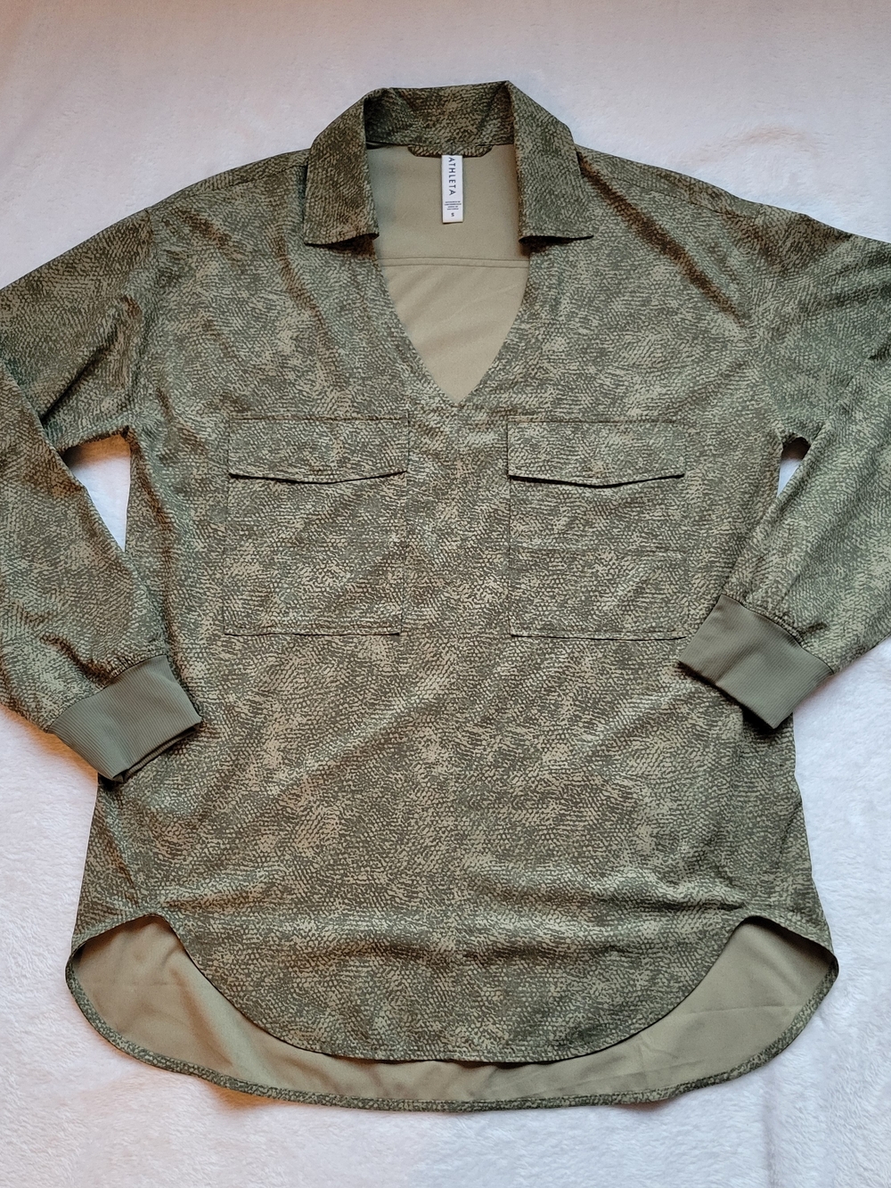 Military Inspired Chic Animal Print Utility Athletic V-Neck Top by Athleta Small